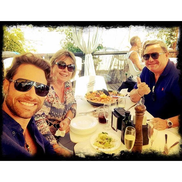 Las familias ya conviven, la actriz conoce a los papás de su novio y se llevan muy bien.