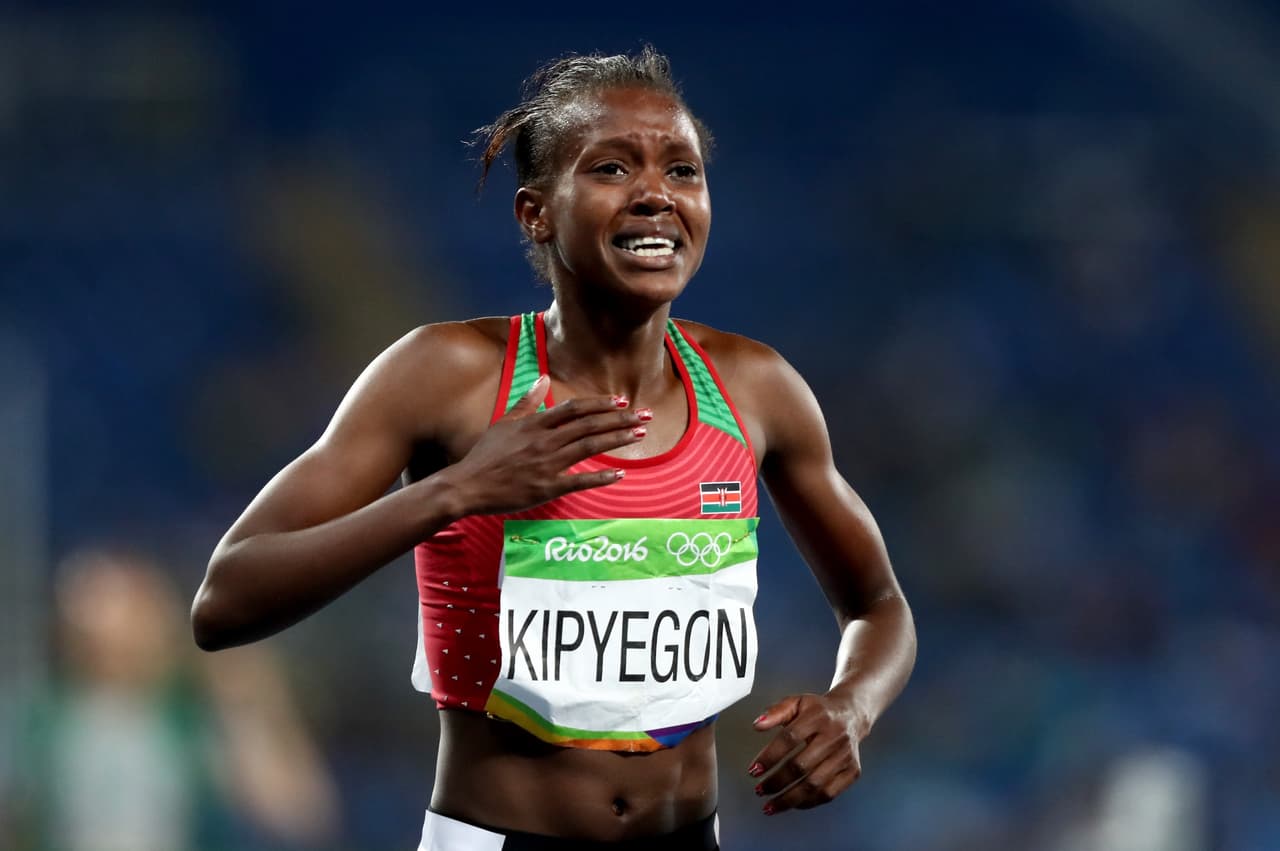 Kipyegon hizo un tiempo de 4:08:92