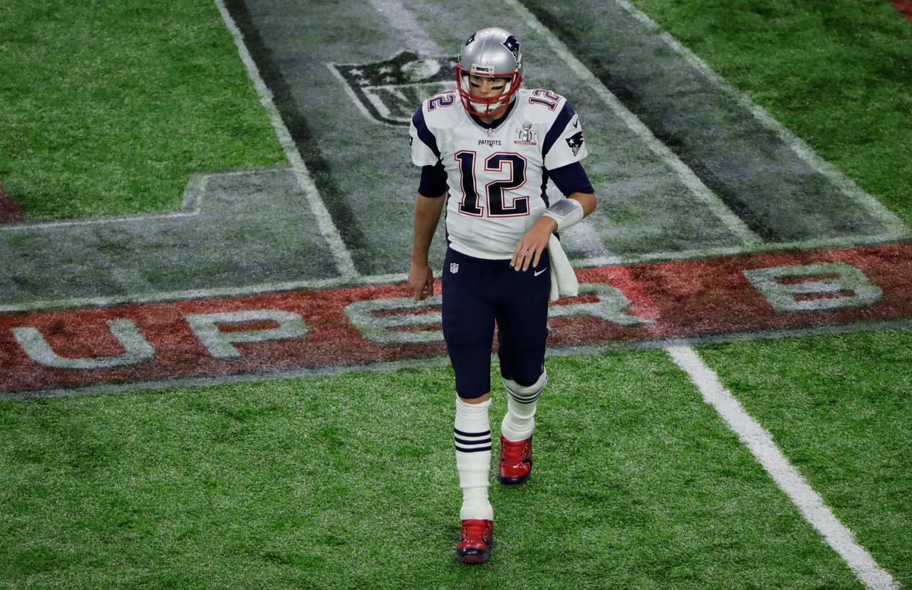 Pero el pasador de Nueva Inglaterra no pudo conseguir los primeros siete puntos para su equipo y tuvo que salir para intentar un gol de campo.