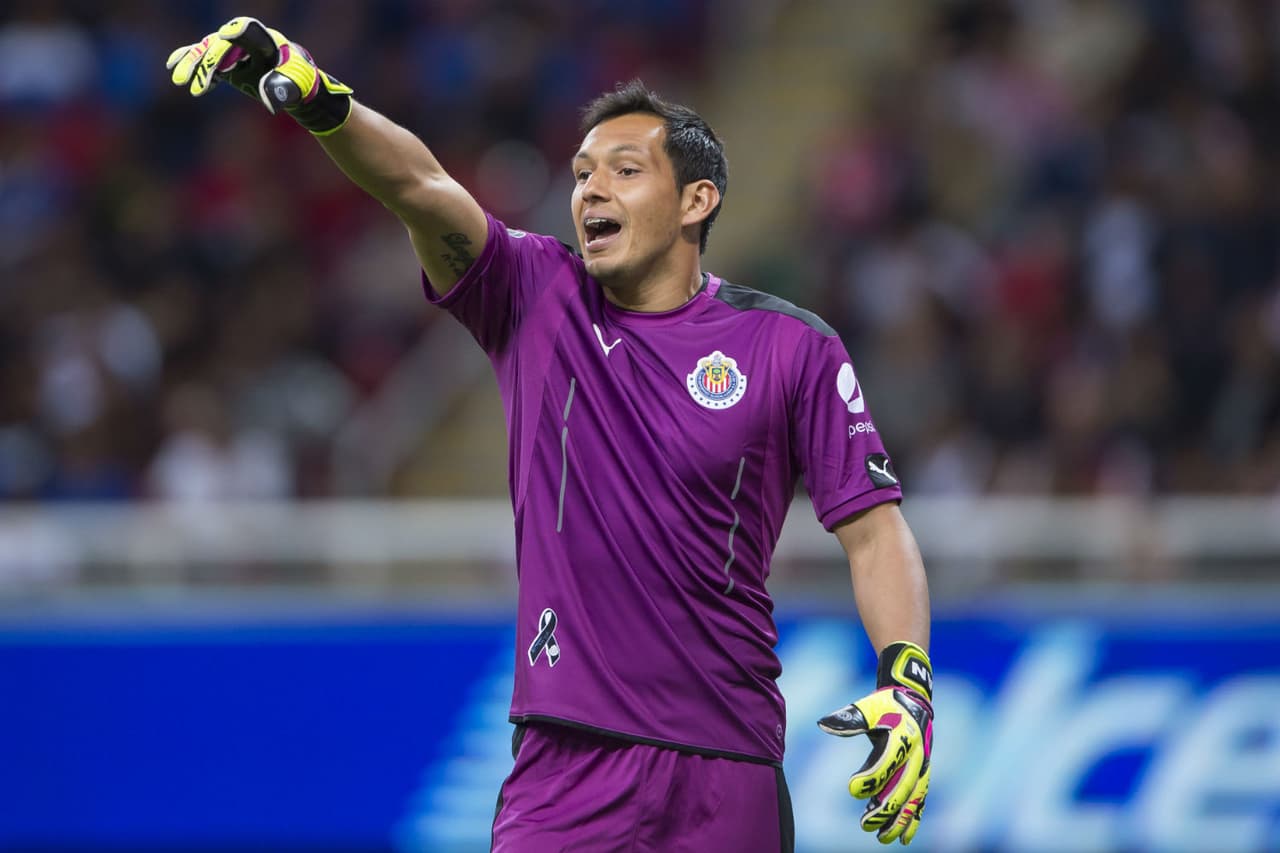 Chivas mantiene la confianza en el arquero Rodolfo Cota, de quien removaron el préstamo que tenían de los Tuzos.