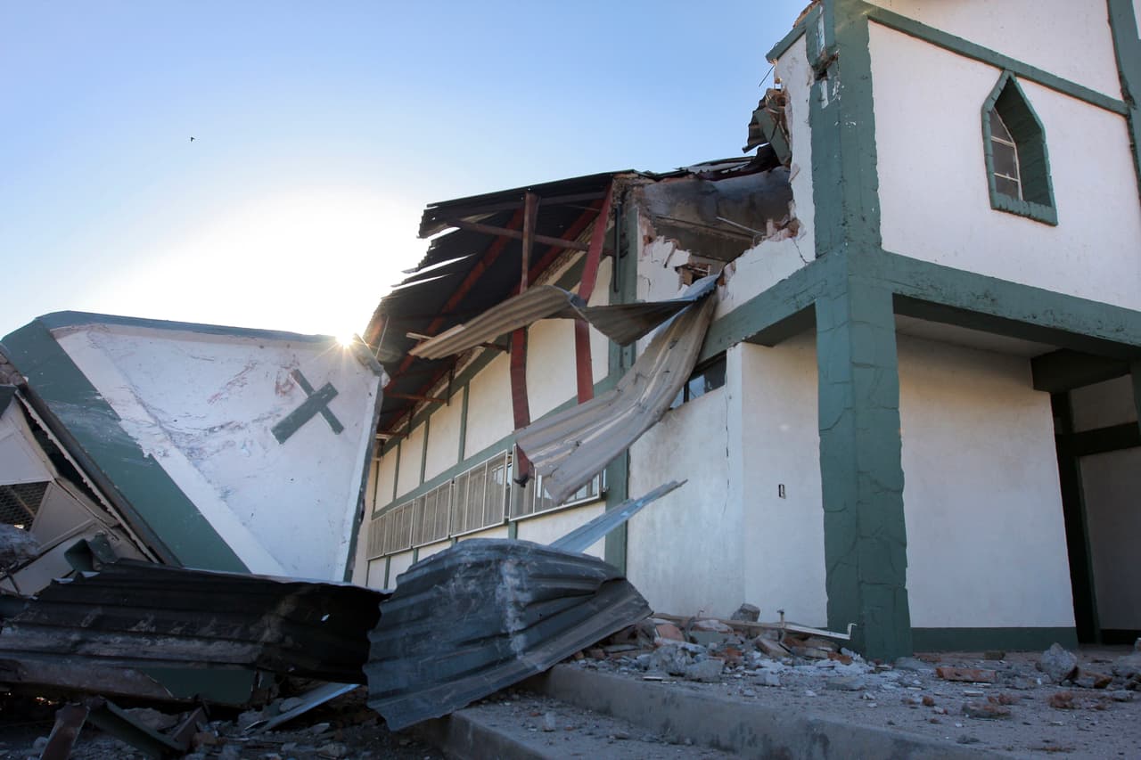 Autoridades en México decretaron un estado de emergencia en la zona 24 horas después del sismo.