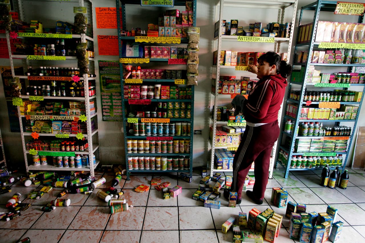 Dueños de negocios encontraron todo tipos de daños al regresar a sus establecimientos.