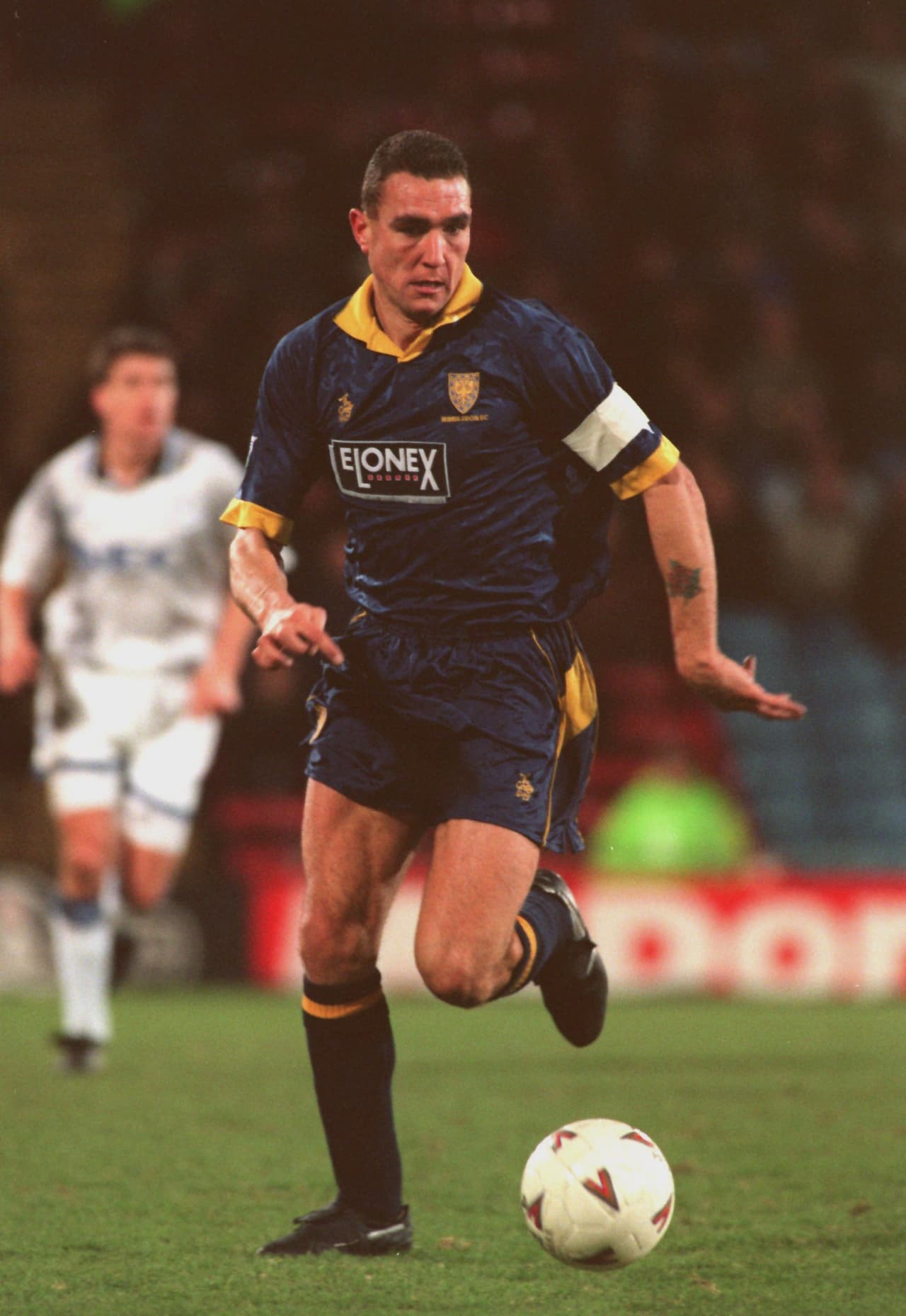 Vinnie Jones es quizás el exfutbolista más famoso en Hollywood. Como jugador militó para varios clubes como Wimbledon, Chelsea, Leeds United y Queens Park Rangers.