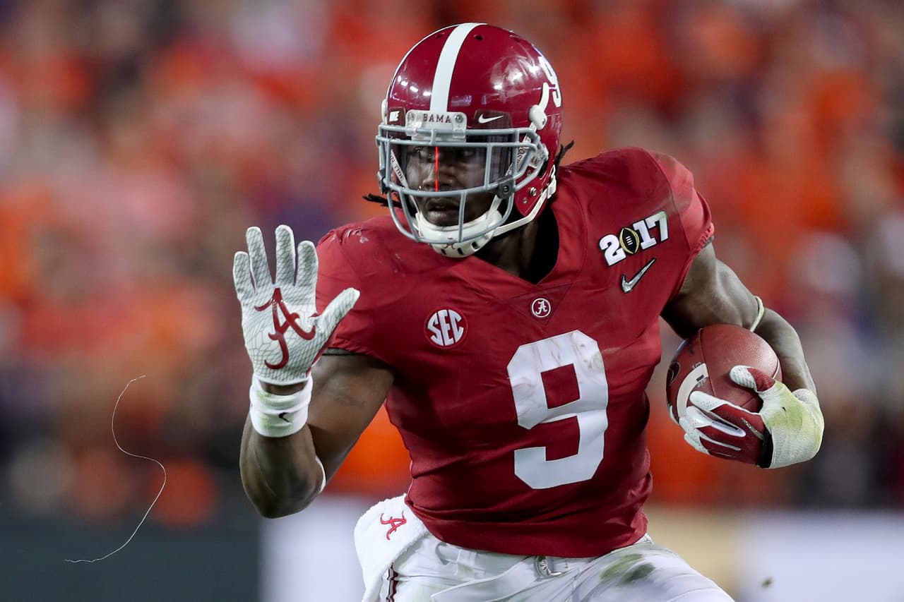 El corredor Bo Scarbrough # 9 consiguió los primeros dos touchdowns de Alabama durante el primer cuarto del encuentro ante Clemson.