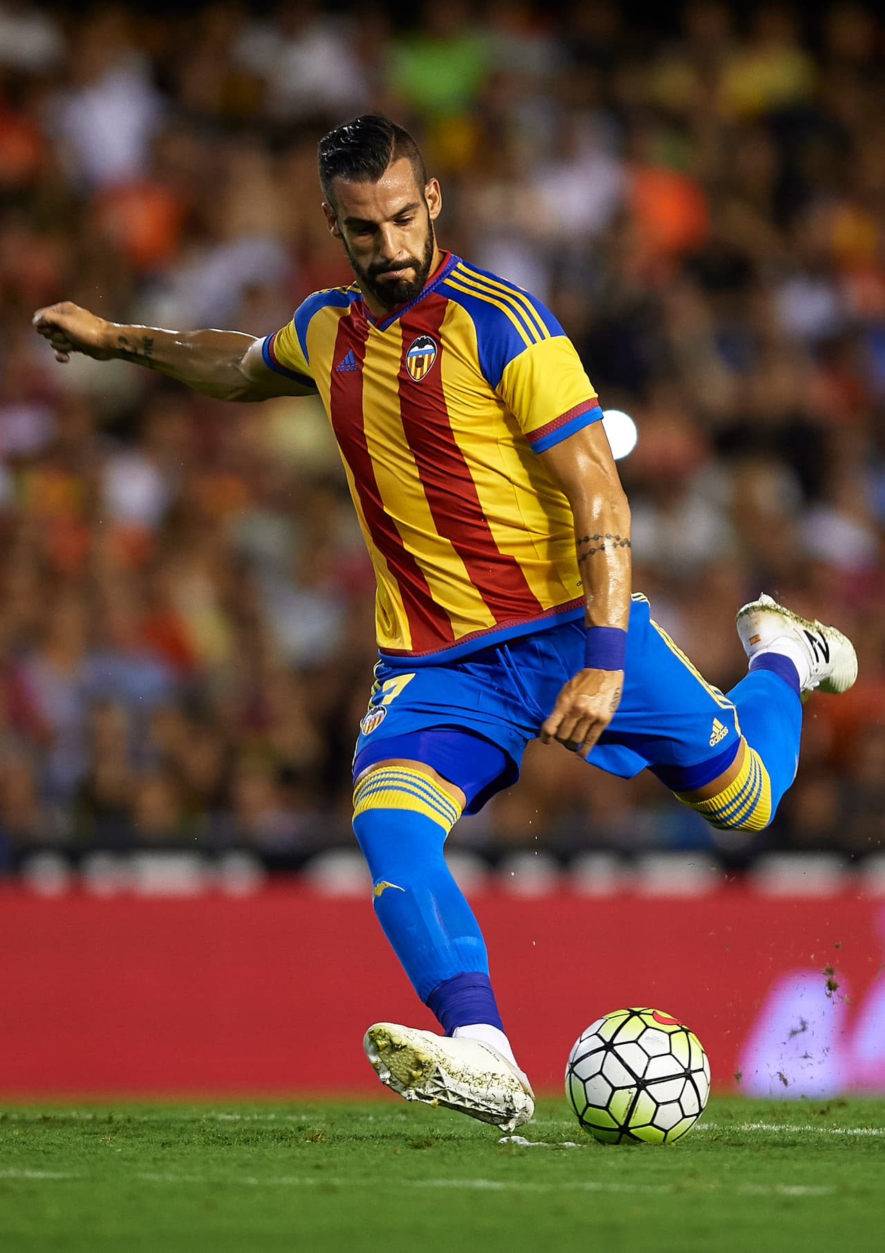 El año pasado Negredo volvió a España con el Valencia que en este mercado de traspasos hizo válida la opción de compra sobre el que fuera seleccionado español hasta que vino su declive con los Citizens.