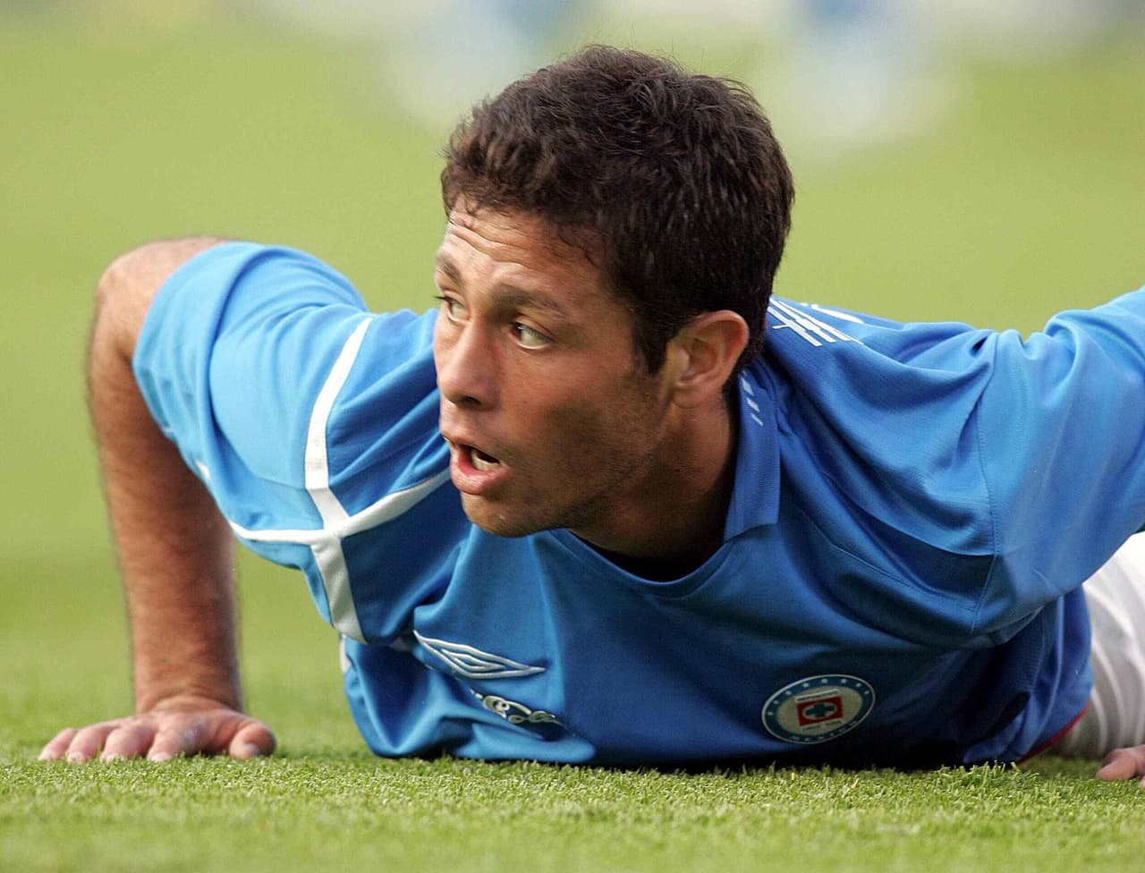 Este chileno de nombre Eduardo "El Pájaro" Rubio llegó volando a La Noria en 2007 y se fue volando un semestre después. Tenía condiciones, pero su carrera fue muy irregular.