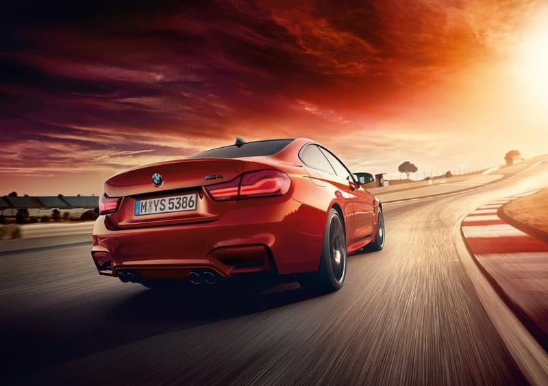 Los nuevos modelos de la Serie 4 de BMW, entre los cuales está este M4 Coupé, sale al mercado en marzo de 2017.