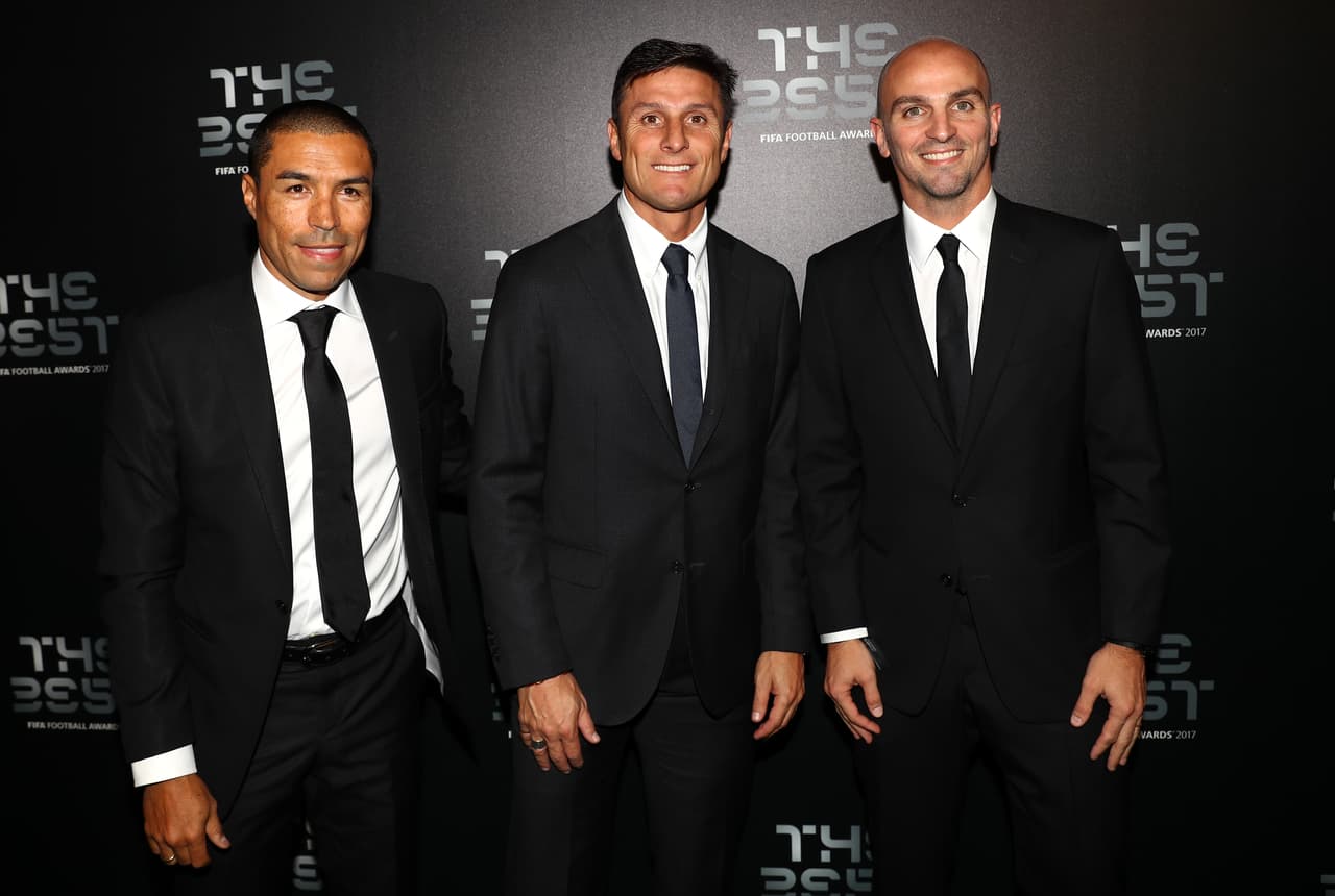 El colombiano Iván Ramiro Córdoba y los argentinos Javier Zanneti y Esteban Cambiasso, campeones de Champions League con Inter en 2010.