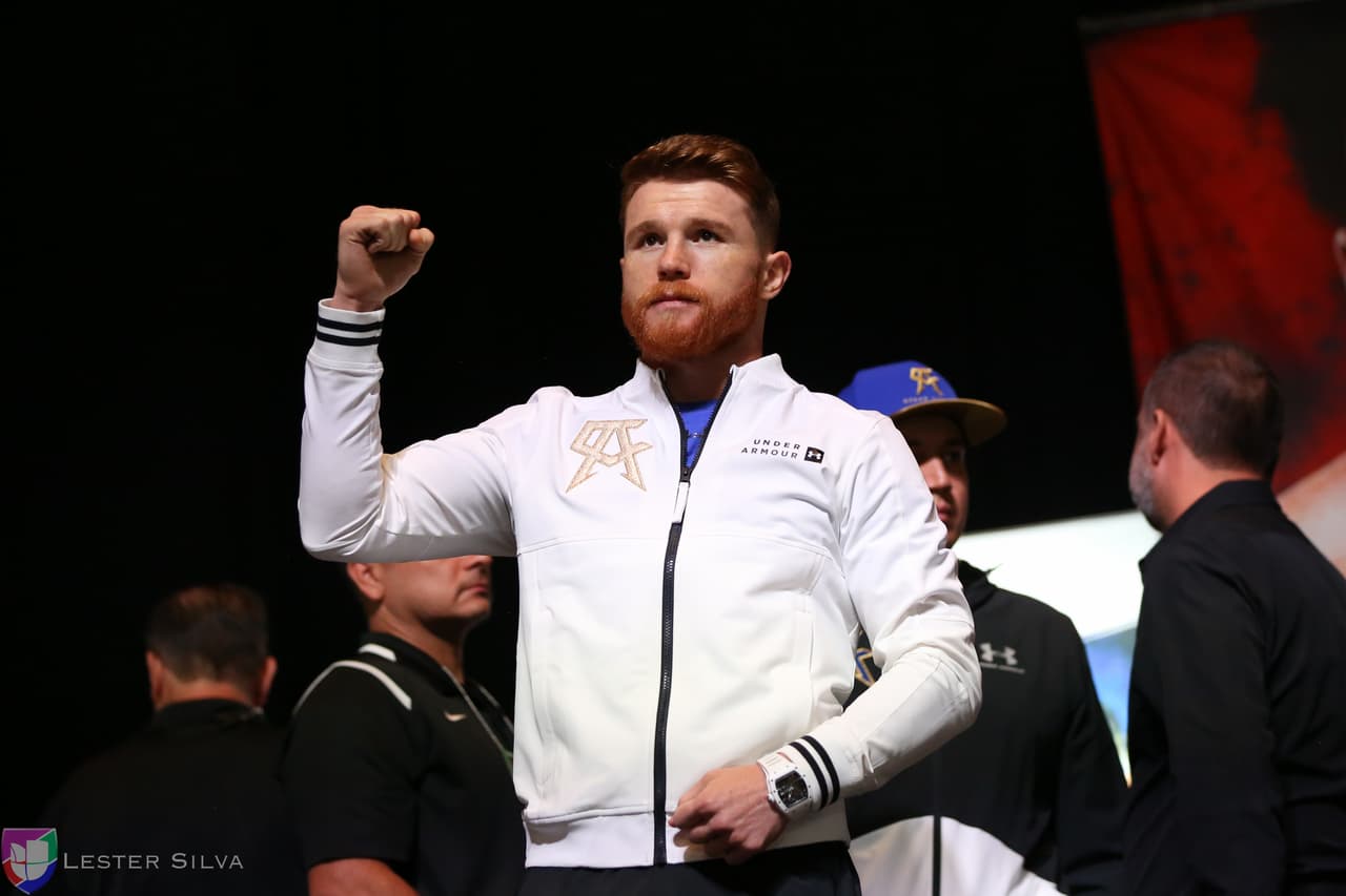 La única derrota en la carrera de 'Canelo' fue ante Floyd Mayweather.
