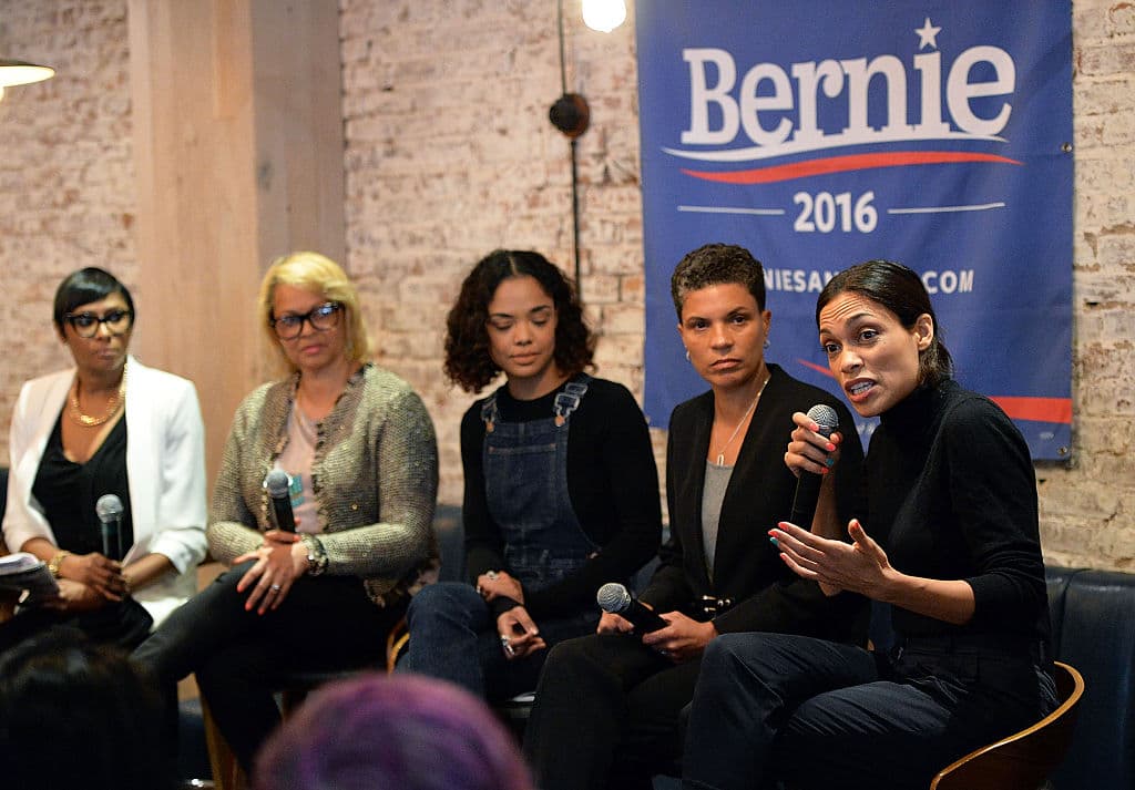 La actriz Rosario Dawson ha pedido el voto para Sanders en Nueva York