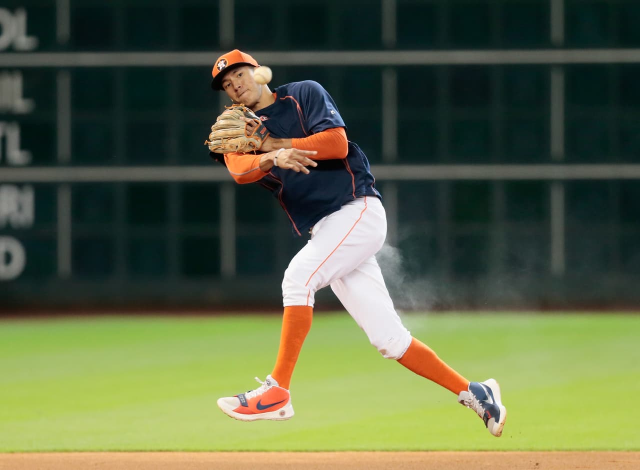 Por lo pronto ya está entrenando duro para conseguir mejorar sus marcas en el diamante de los Astros.