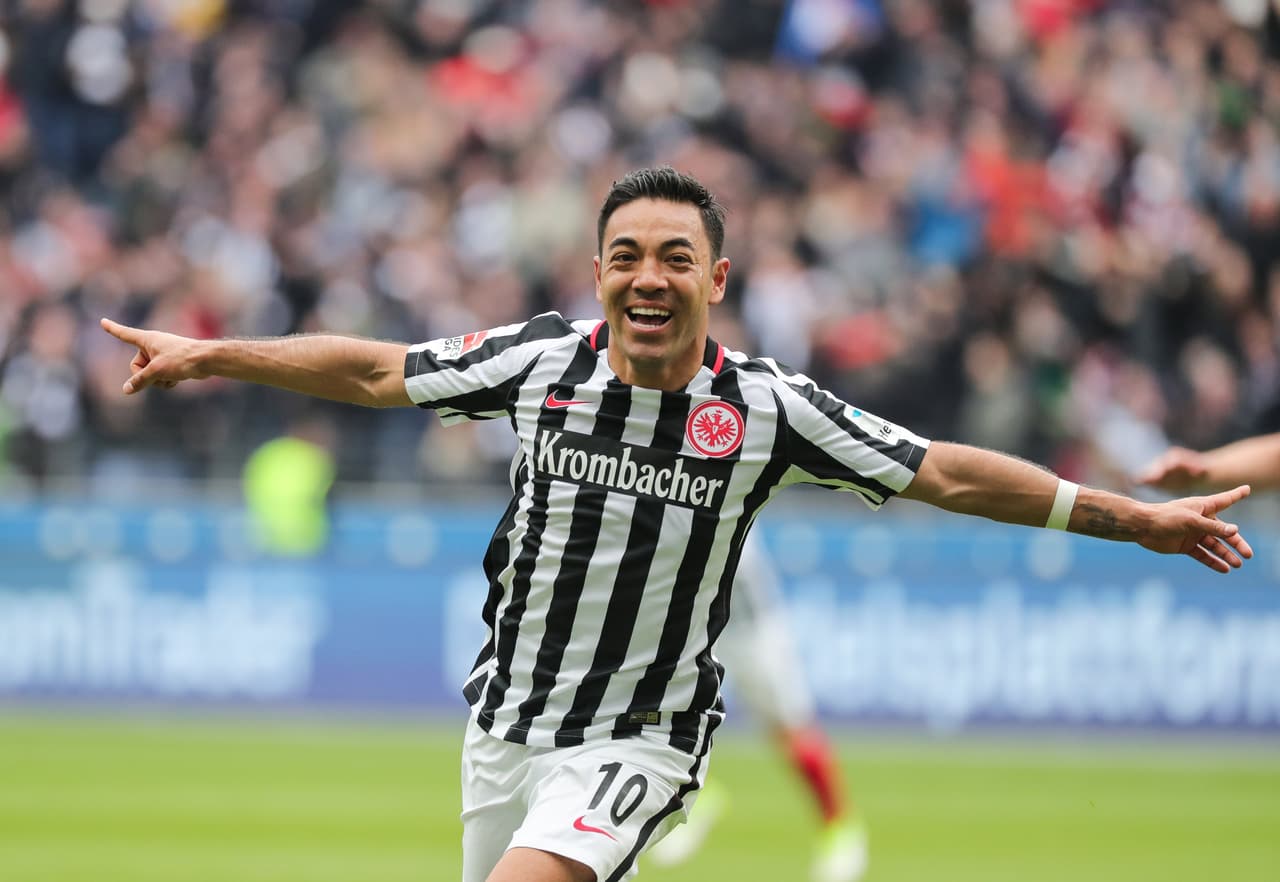 Marco Fabián se catapulta como el mexicano que vive una mejor temporada en Europa, a pesar de su lesión, y ya persigue el récord goleador de Javier 'Chiharito' Hernández en Alemania.