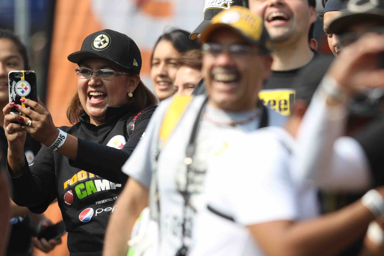 Jóvenes y niños acudieron a las clínicas impartidas por leyendas de los Steelers en México. Checa las mejores tomas.
