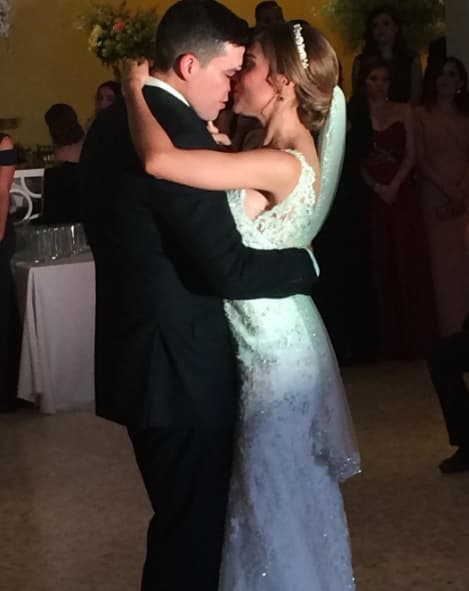 La feliz pareja no dejó de demostrarse su amor en cada oportunidad.