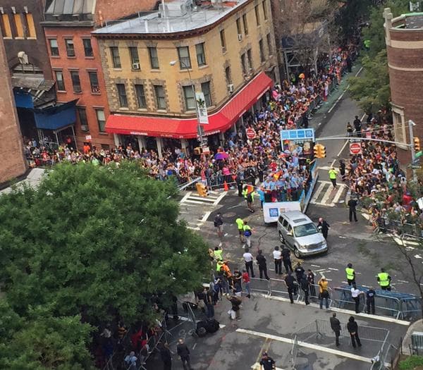 Miles marcharon por las calles de Manhattan para celebrar el Orgullo Gay.