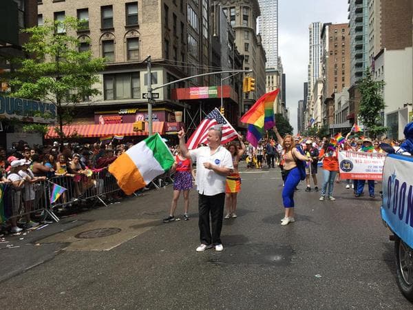 Miles marcharon por las calles de Manhattan para celebrar el Orgullo Gay.