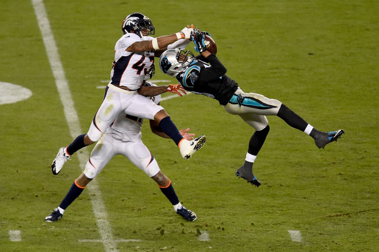 Talib y T.J. Ward no pudieron hacer nada.