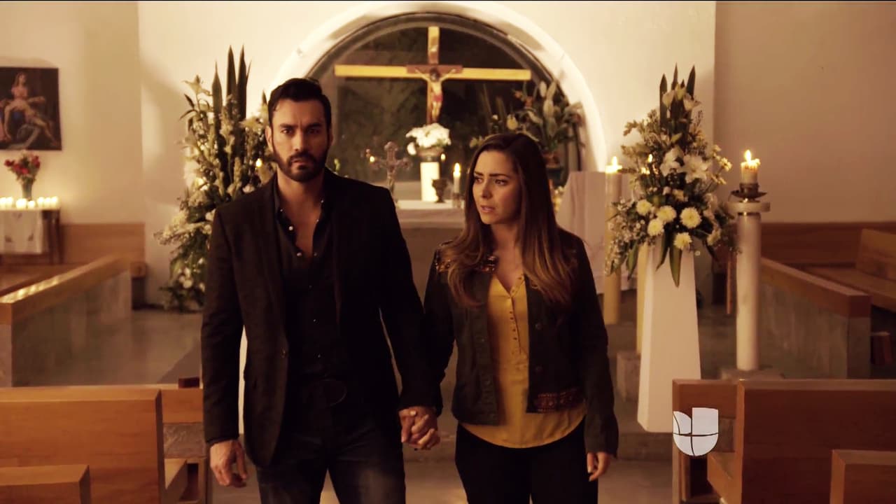 Laura acompañó a
<b><a href="http://www.univision.com/novelas/la-doble-vida-de-estela-carrillo/david-zepeda-es-ryan-cabrera-en-la-doble-vida-de-estela-carrillo">Ryan</a></b> a un cementerio tras una misteriosa llamada que recibió.