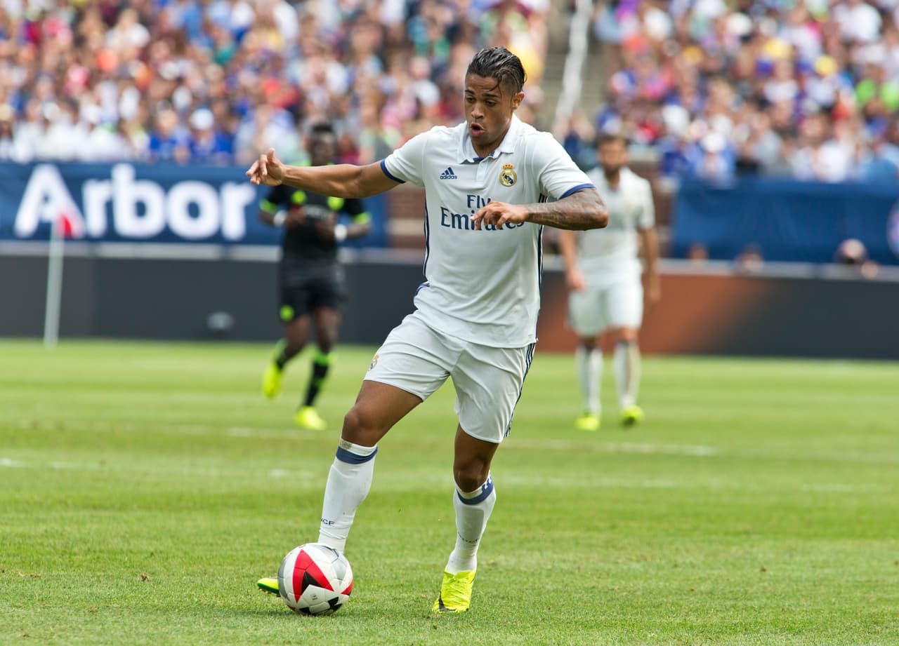 El dominicano Mariano Díaz, del Real Madrid, saldría a préstamo al Olympique de Lyon.