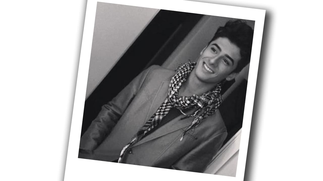 Alex sólo tiene 18.