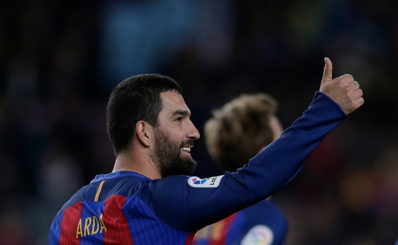 El turco Arda Turán no logró consolidarse en el Barcelona y su salida estaría anunciada. El Arsenal podría ser su destino.