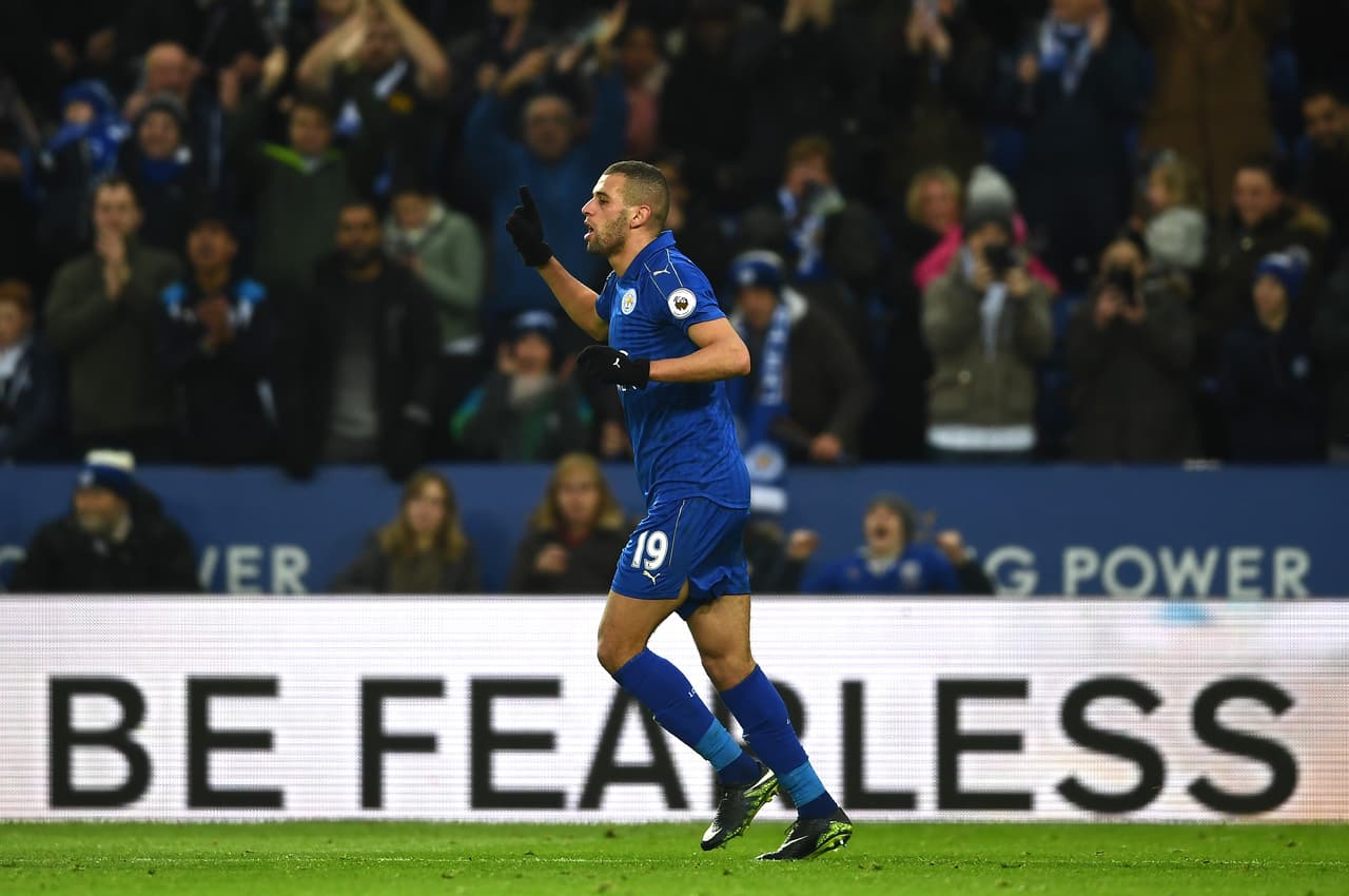 El delantero Islam Slimani fue fichado este verano por el Leicester tras una temporada llena de goles en Portugal. El goleador llega en buen momento para buscar el títilo con Argelia.