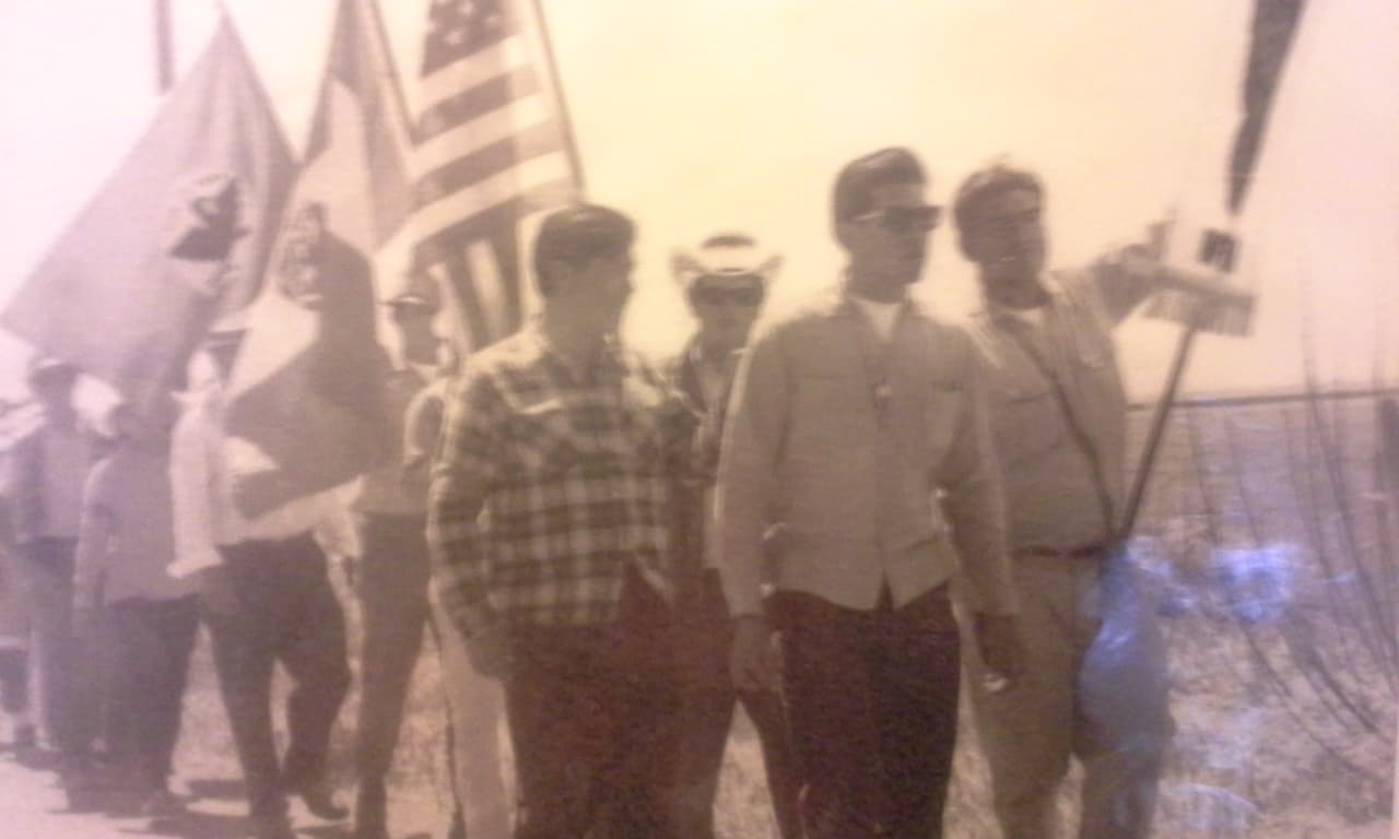 César Chávez y Roberto Bustos al frente del contingente.