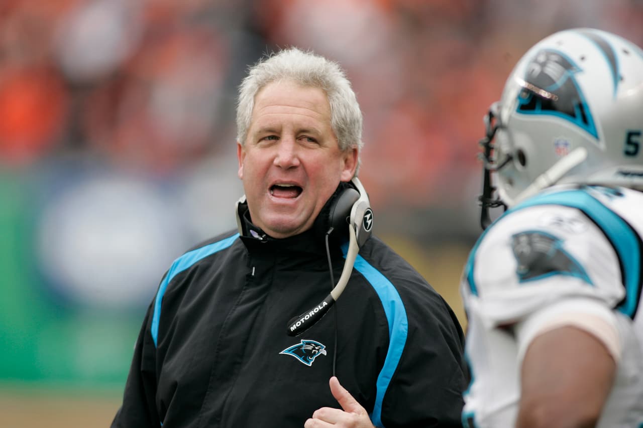 John Fox (2002-2010) (73 victorias, 71 derrotas).