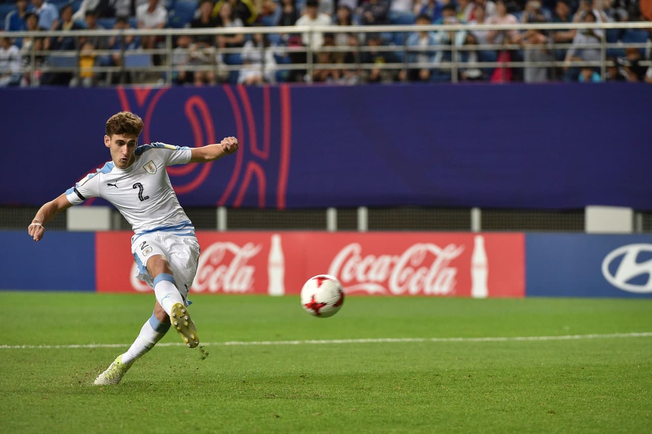 El último empujón lo dio Santiago Bueno convirtiendo su turno y consilidándose como una de las figuras del partido junto al portero Mele.