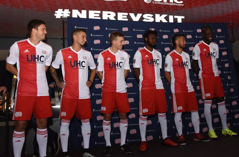 Clara inspiración europea en la nueva camiseta. (Facebook | New England Revolution)