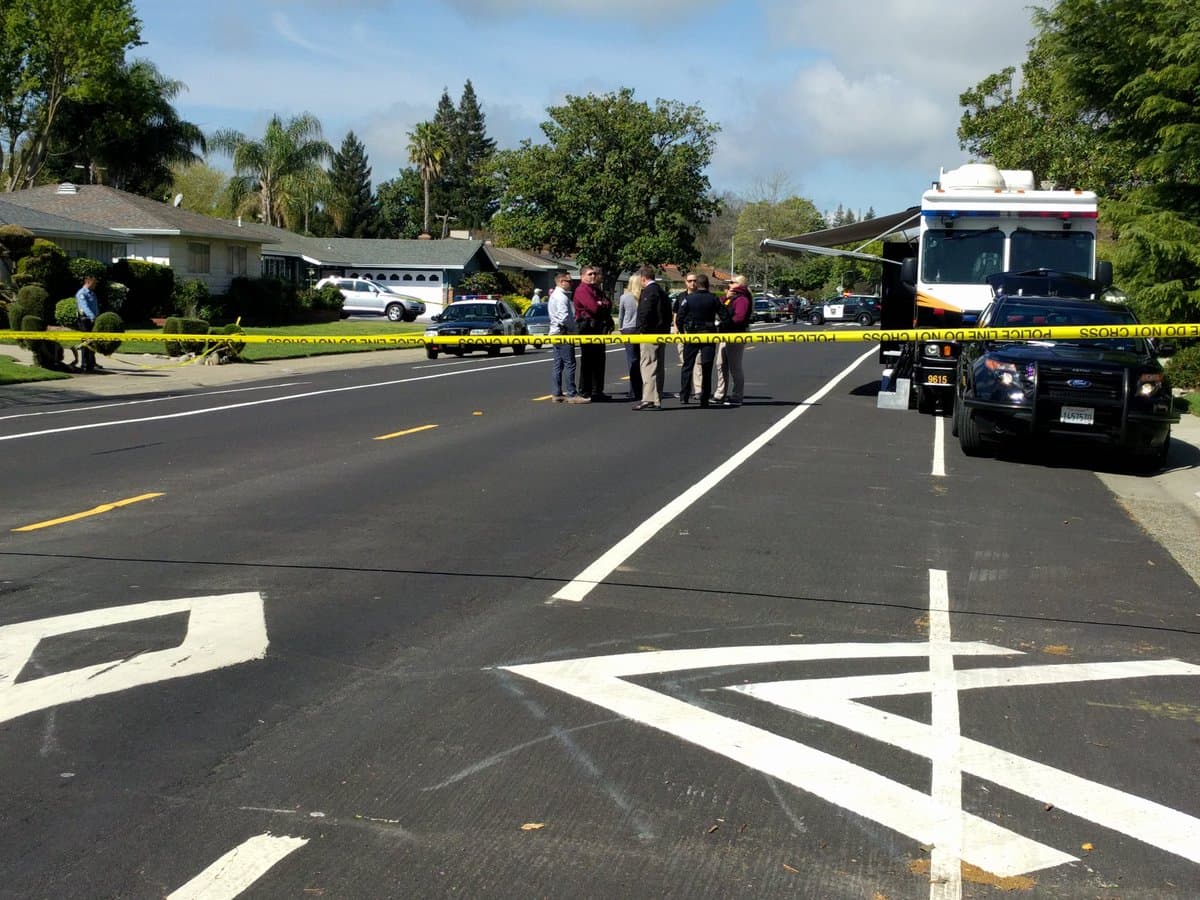 Autoridades en Sacramento investigan el hallazgo de cuatro cuerpos dentro de una residencia.