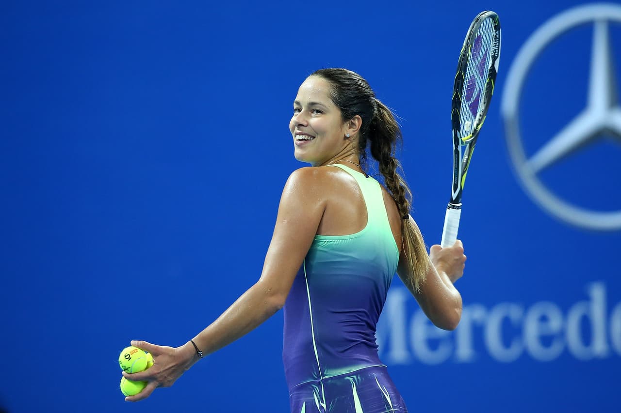 Ana Ivanovic es una de las grandes figuras mediáticas del tenis mundial. Su talento le dio reconocimiento pero su belleza, enmarcada por rostro y cuerpo que envidiarían cualquier modelo de élite, la ha convertido en un referente para los seguidores del deporte que caen rendidos ante su atractivo dentro y fuera de la cancha.