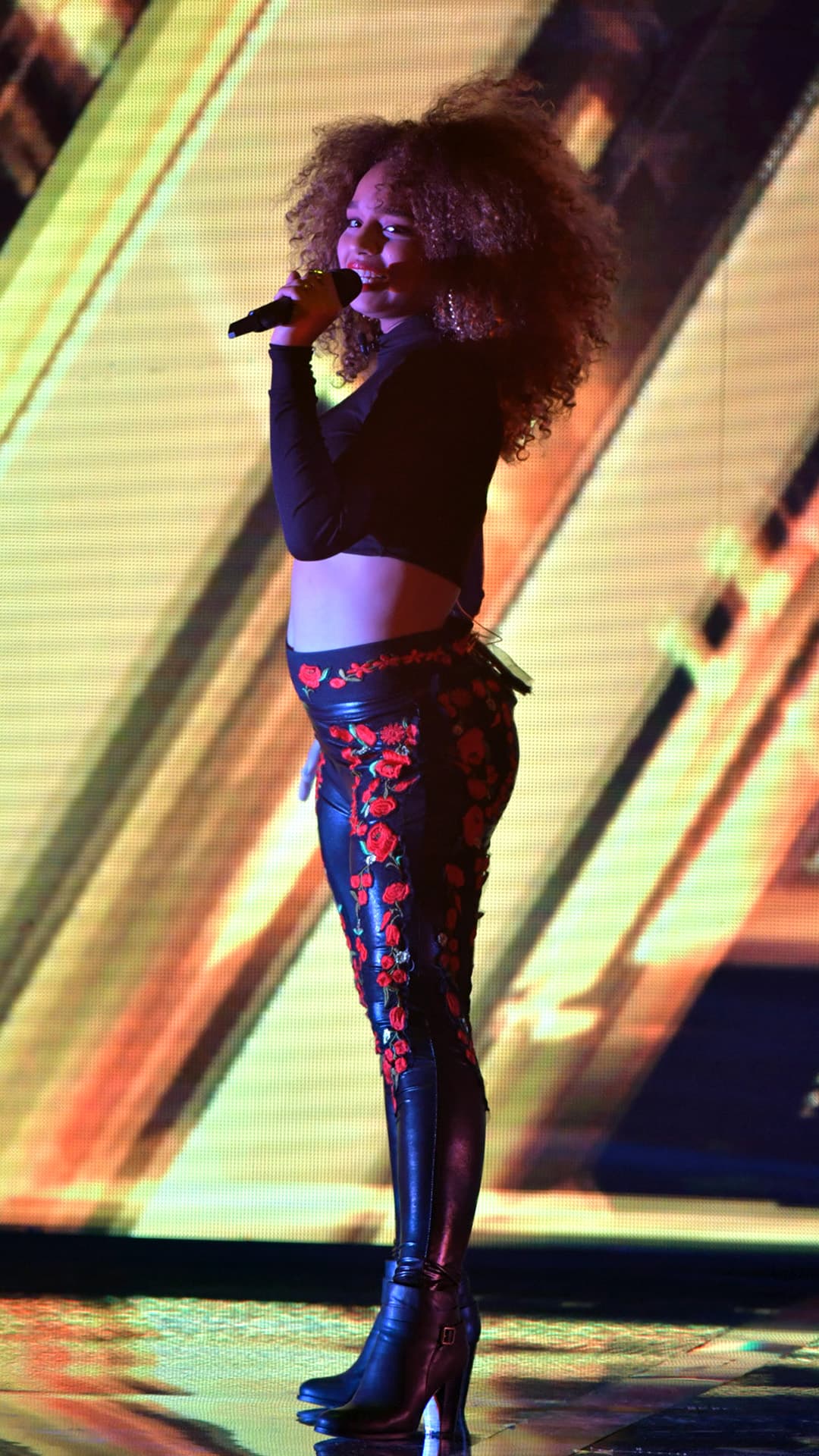 Cantaron "Ven a bailar" de JLo y Pitbull.
<a href="http://www.univision.com/shows/la-banda/la-noche-se-prendio-con-ven-a-bailar-de-jlo-y-pitbull-video" target="_blank"><b>Mira el performance.</b></a>