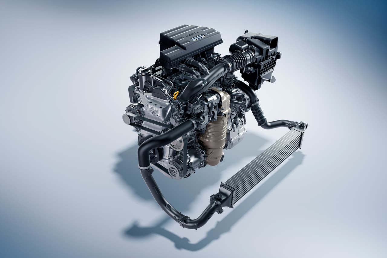 El nuevo modelo finalmente lleva a la CR-V al mundo de los motores turboalimentados. Bajo su capó se encuentra el motor cuatro cilindros turbo de Honda con 1.5 litros de desplazamiento que produce 190 caballos de fuerza y 179 lbs.-pie de torque.