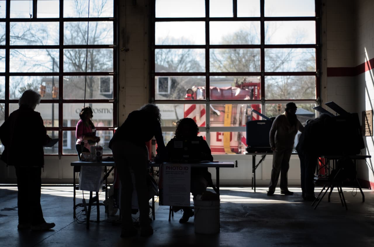 Así es la participación este sábado en la mesa ubicada en la estación de bomberos Sandon en Columbia. (Foto por Sean Raimundo).