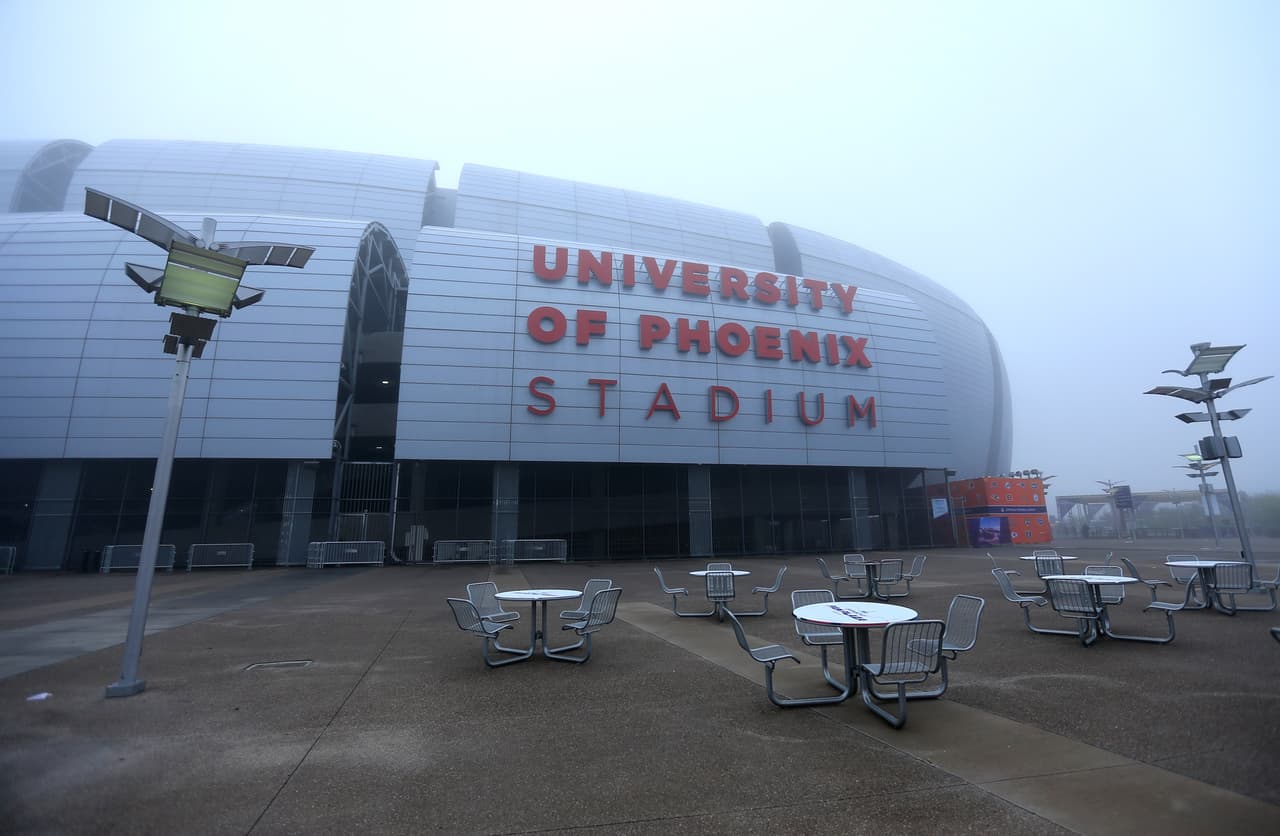 El inmueble es ocupado por los Arizona Cardinals de la NFL y se localiza en la ciudad ee Glendale que cuenta con una población aproximada de 226 mil personas.
