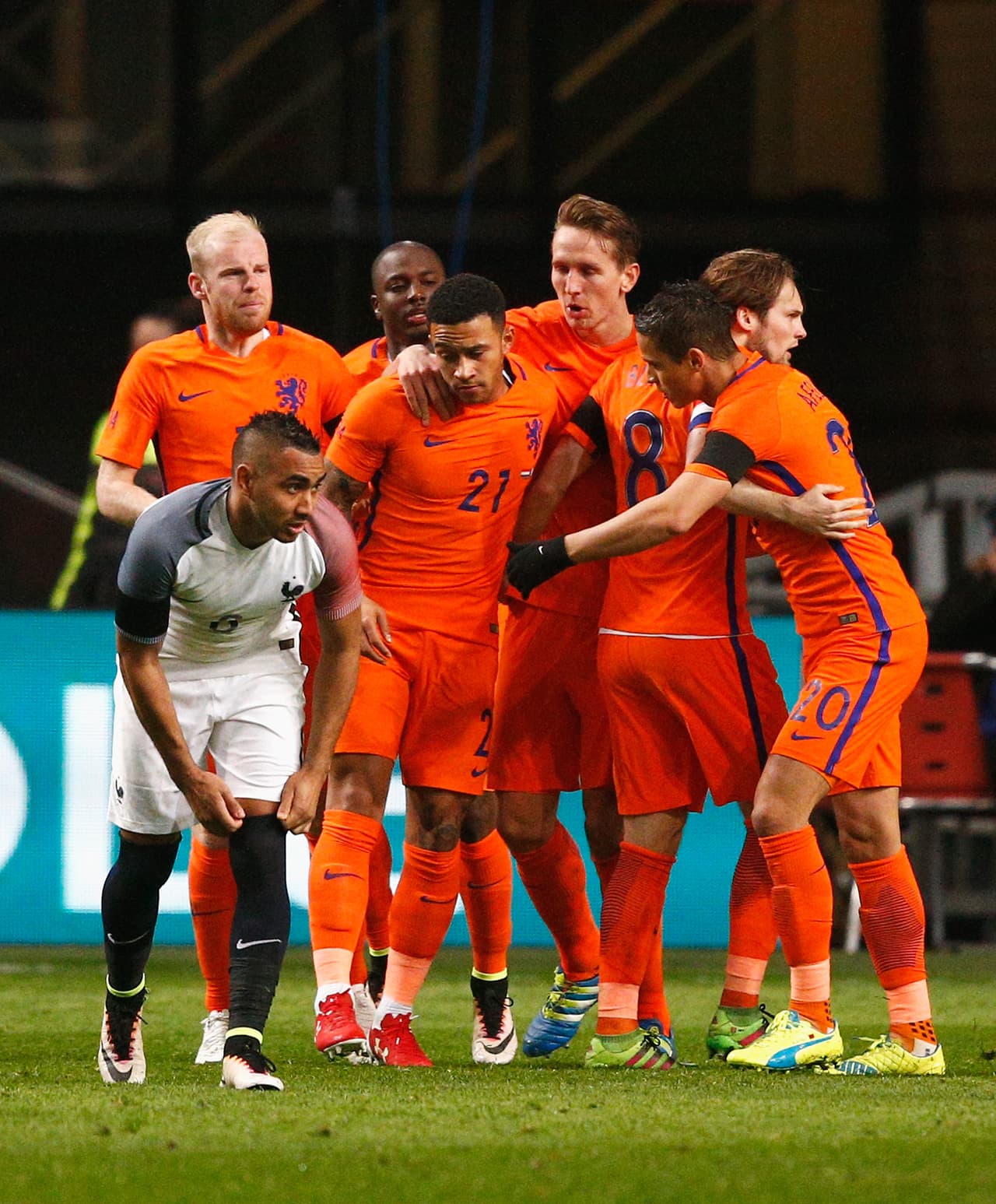 El anfitrión de la Eurocopa se llevó el triunfo 3-2 en amistos ante Holanda