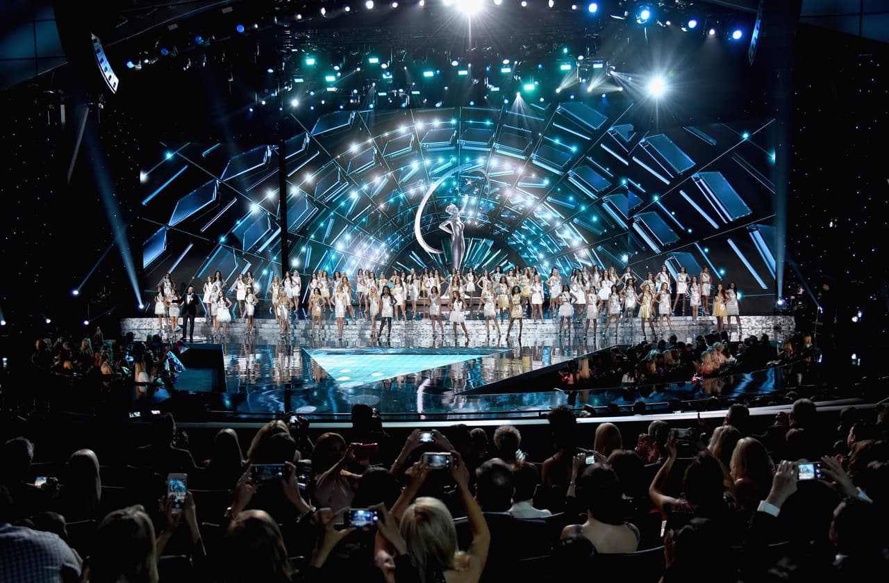 Así lució el escenario de Miss Universo.