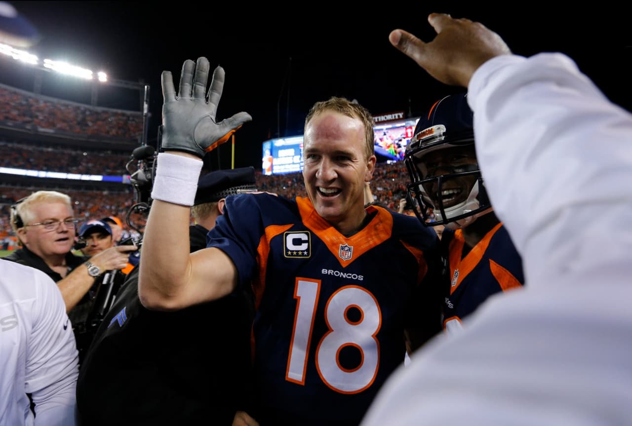 El 19 de octubre del 2014 Manning impuso otro record, 509 touchdowns por pase, durante el juego ante los 49ers en Denver. Broncos ganó 42-17.