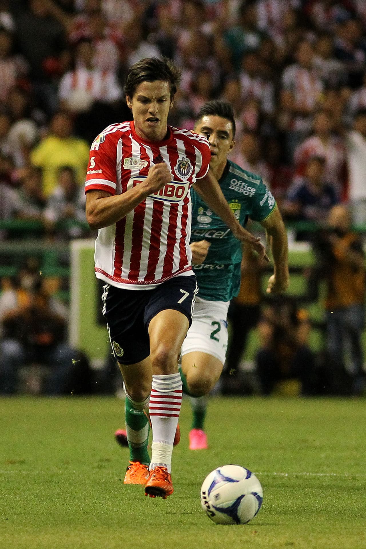 Carlos Fierro fue el centro delantero titular en el juego en el Nou Camp y ahora juega en el Querétaro e Israel Castro, que entró de cambio, actualmente se encuentra sin equipo.