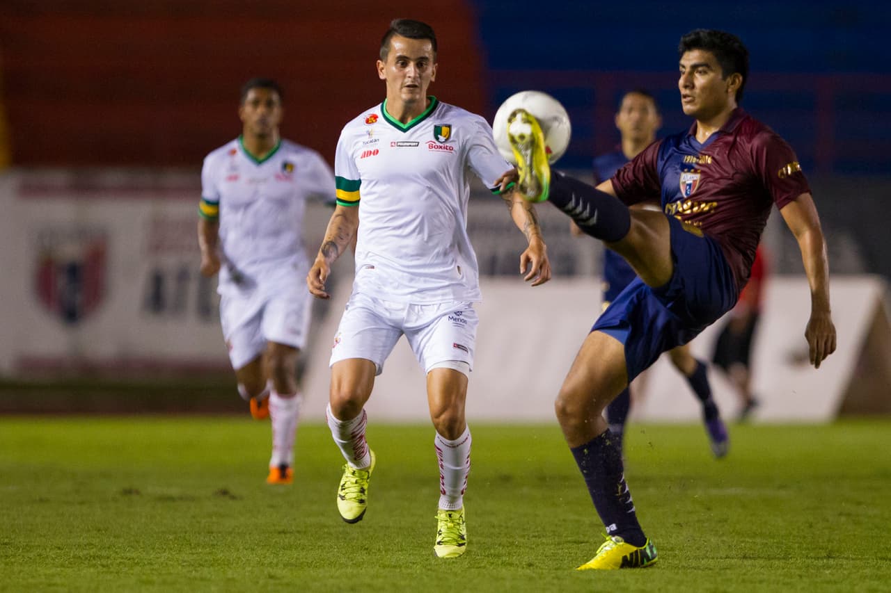 Finalmente en la delantera llegan dos extranjeros más pero ambos con experiencia en México, el charrúa Adrián Luna procedente de Venados de la Liga de Ascenso y el colombiano Juan David Pérez que jugó en Xolos de Tijuana.