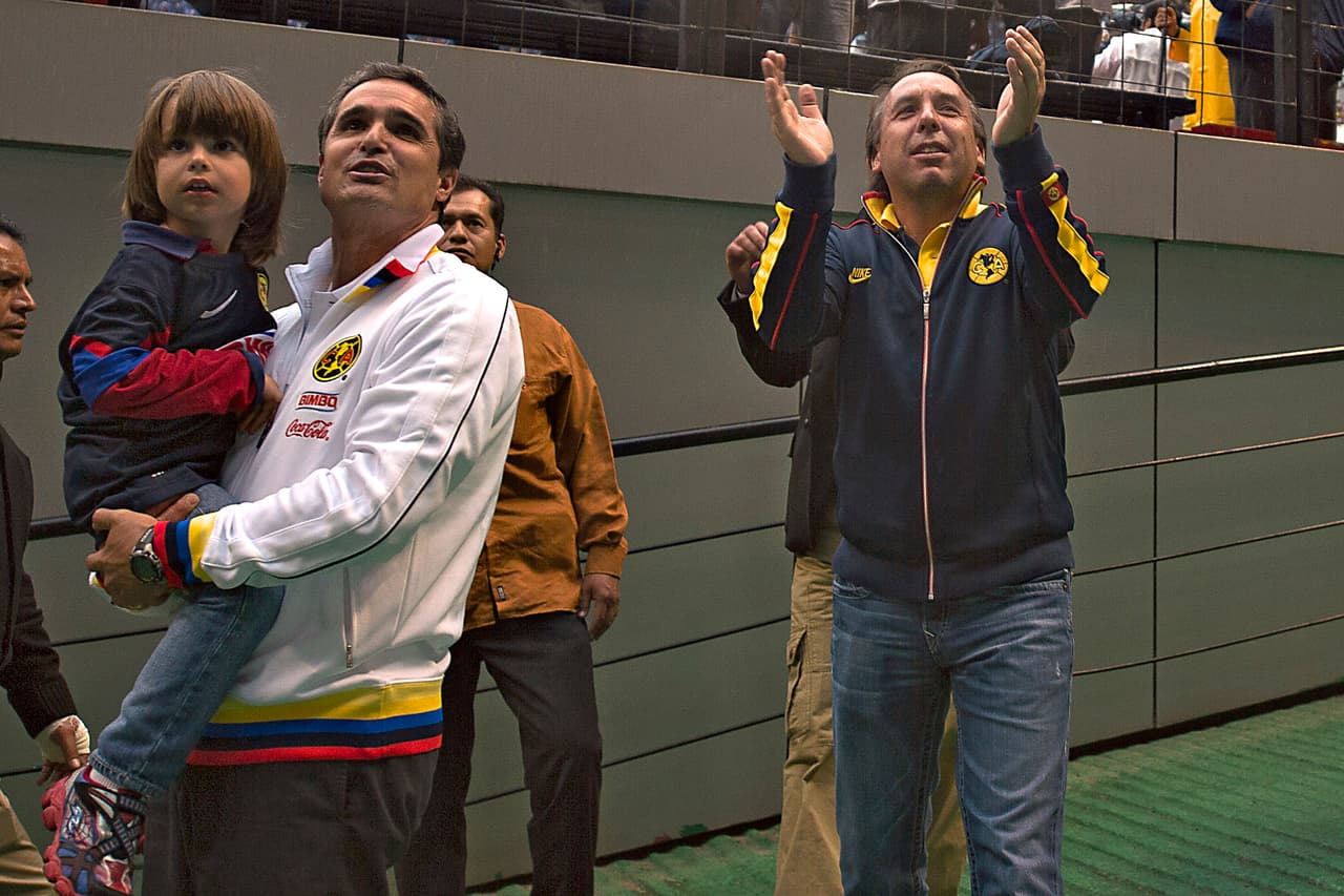 Celebridades del país, que son fanáticas del América, llegaron con la ilusión de la remontada.