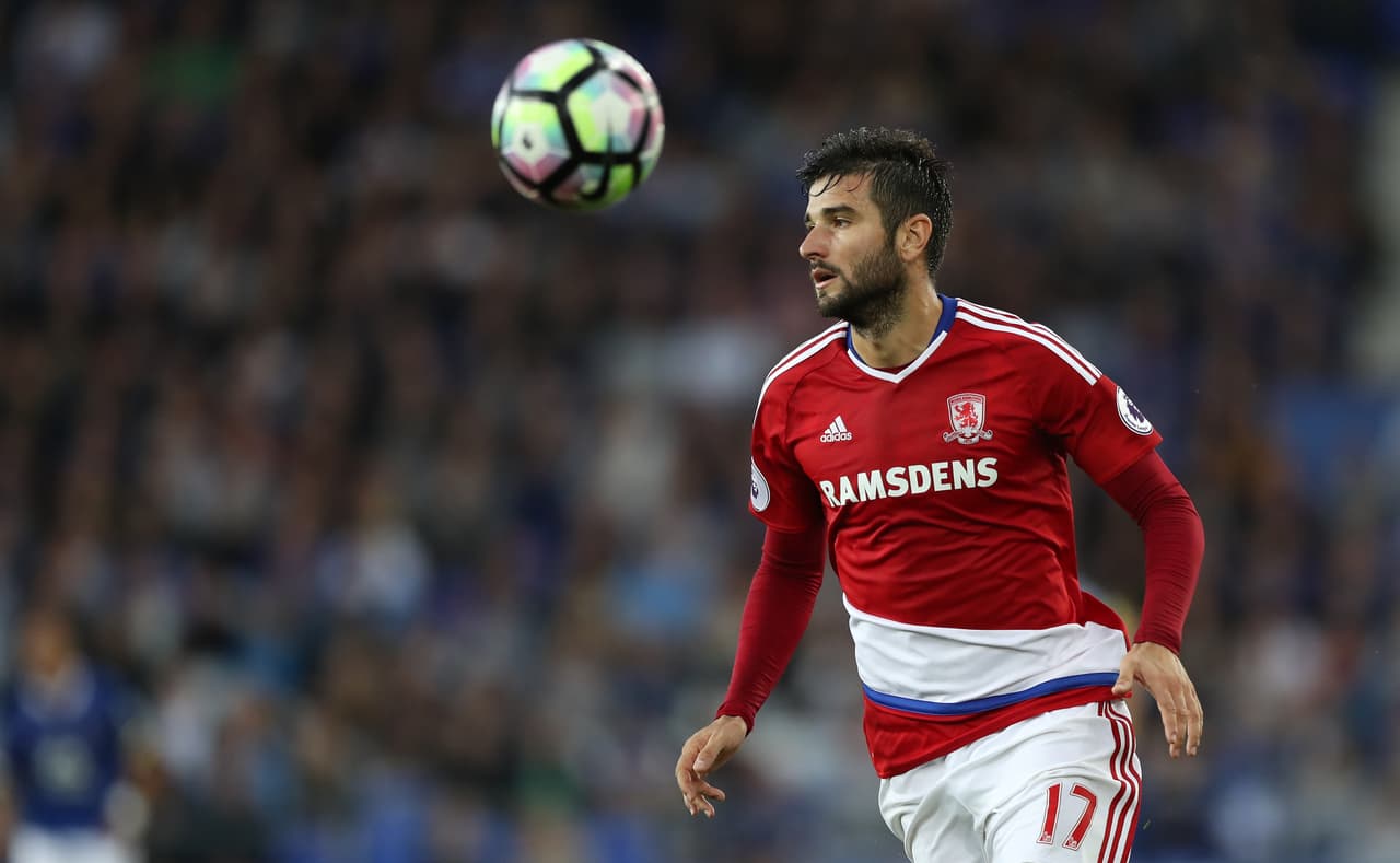 16) ANTONIO BARRAGÁN | Potencial: 89 | Se formó en el Sevilla, pero en 2007 ya había sido parte del Liverpool y se encontraba a sus 19 años de edad en el Deportivo La Coruña. Pasó por el Valladolid, el Valencia y ahora juega para el Middlesbrough.