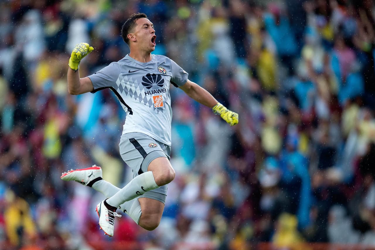 Marchesin celebró en grande la anotación que le aseguró al América los primeros 3 puntos en la competición.