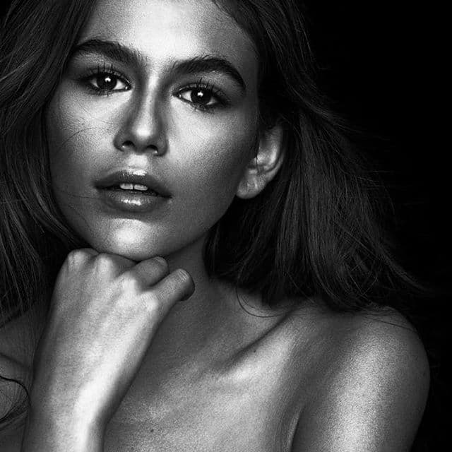 Marcas importantes han pedido que el hermoso rostro de Kaia protagonice sus campañas publicitarias.