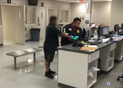 Los arrestos se realizaron en Illinois, Indiana, Wisconsin, Kentucky, Kansas y Missouri.