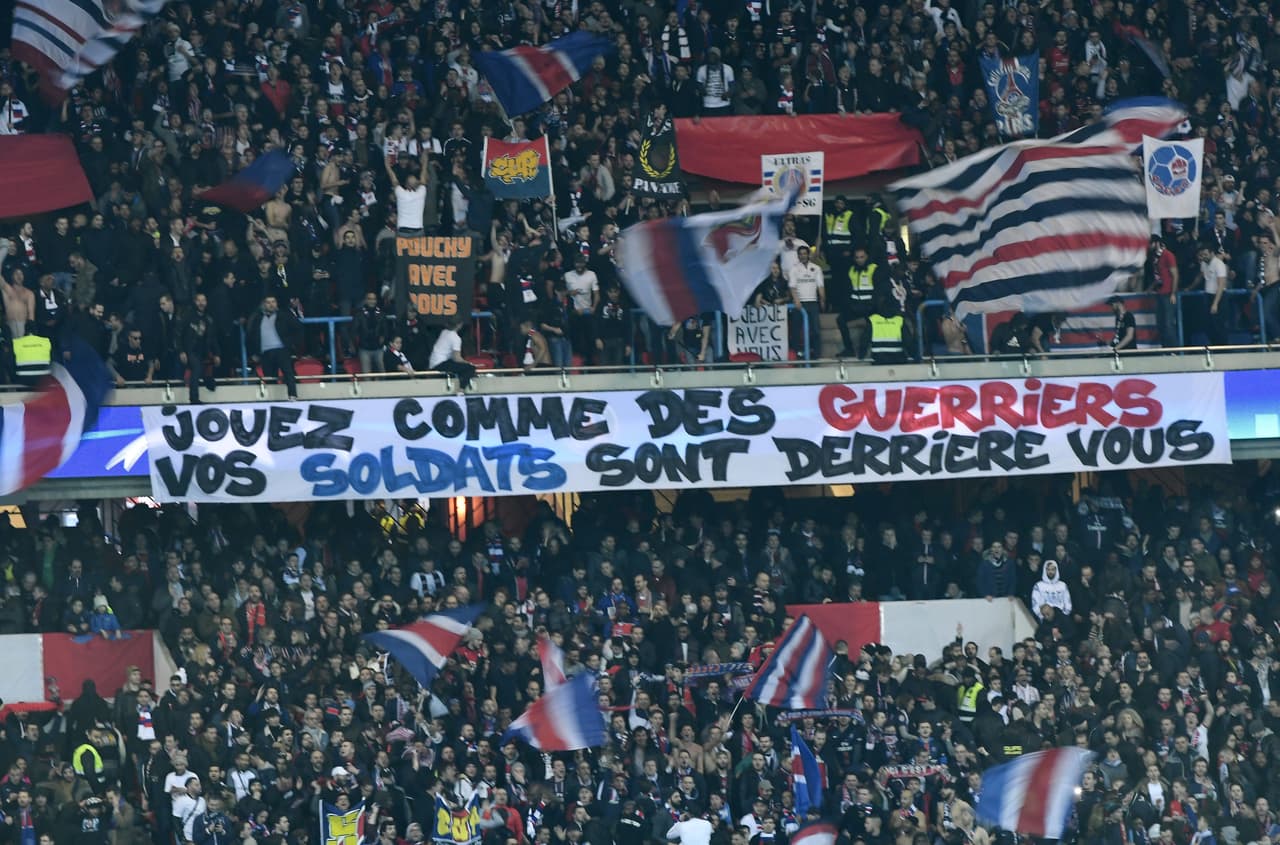 A pesar de los resultados de la primera parte de la temporada, los fanáticos mostraron su confianza por el equipo parisino, que aún marcha invicto en esta edición de la Champions.