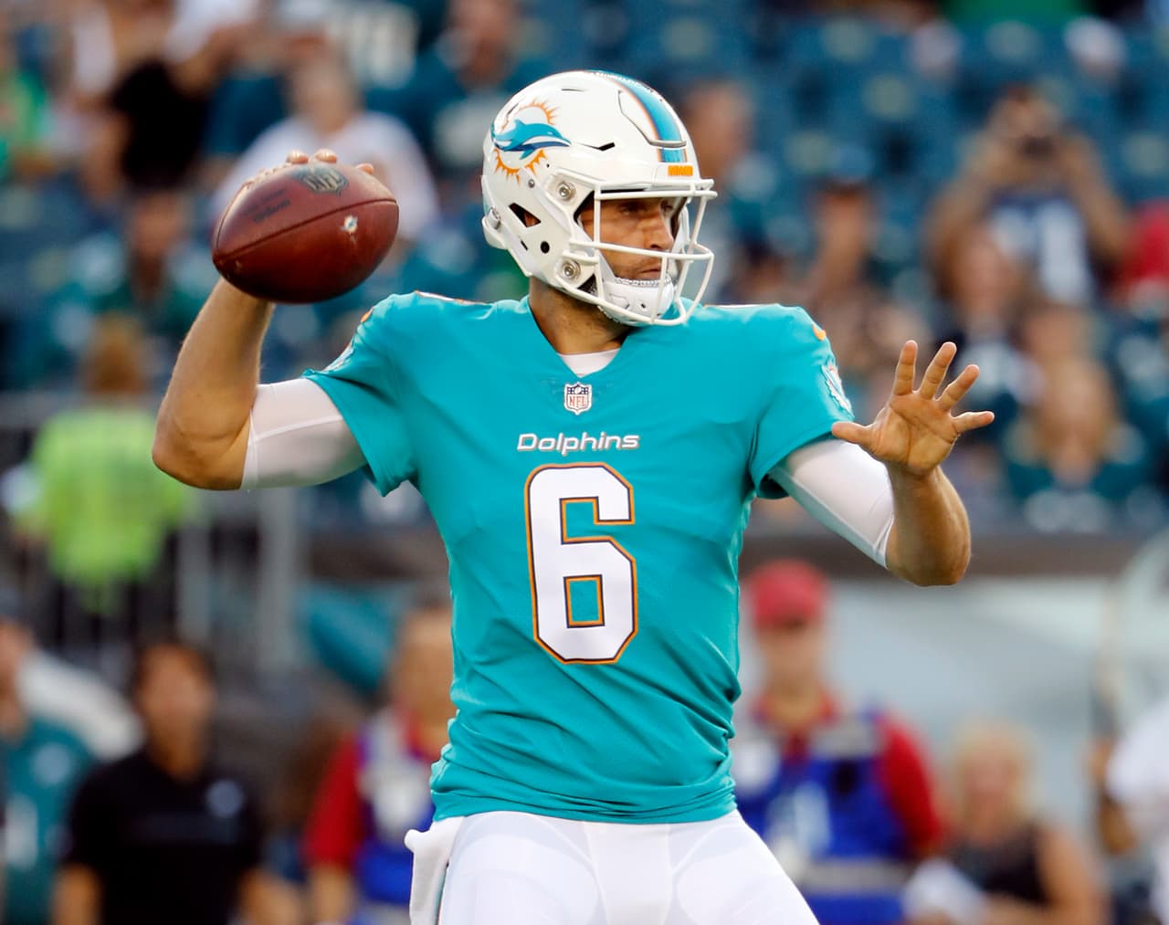 <i>El Roster</i>
<br>Altas: El mayor cambio que hicieron los Dolphins fue la contratación del quarterback Jay Cutler (Bears) luego de que el titular Ryan Tannehill se lesionara en un entrenamiento. También firmaron al ala cerrada Julius Thomas (Jaguars) y al linebacker Lawrence Timmons (Steelers).