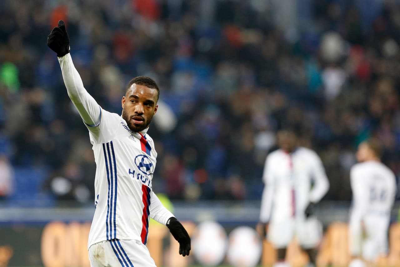 Alexandre Lacazzette sería refuerzo del Arsenal tras su buen paso por el Lyon.