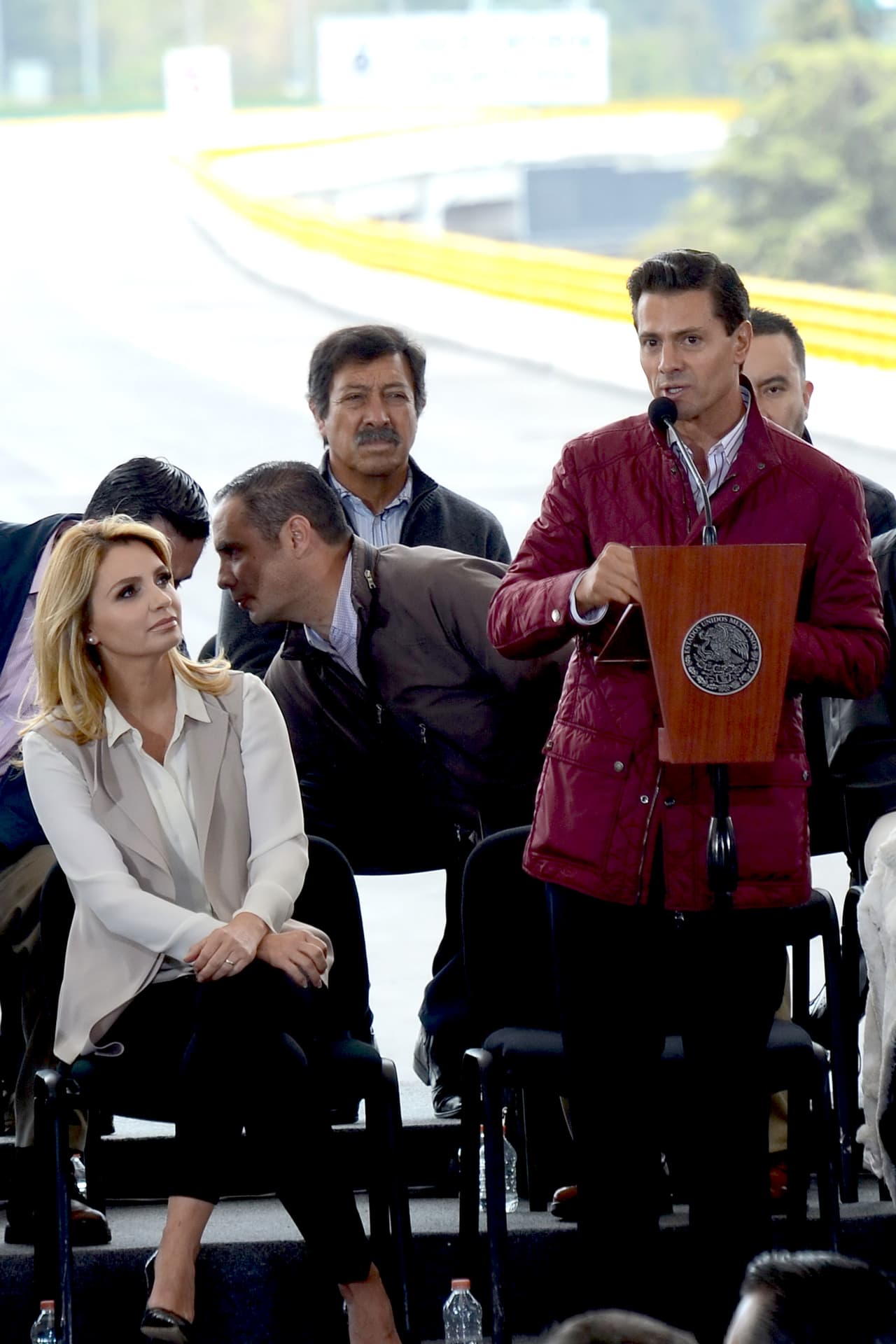 Asistió acompañado por su mujer, Angélica Rivera.